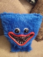 Huggy Wuggy Poppy Playtime Costume Mask eyes do not light up piece missing