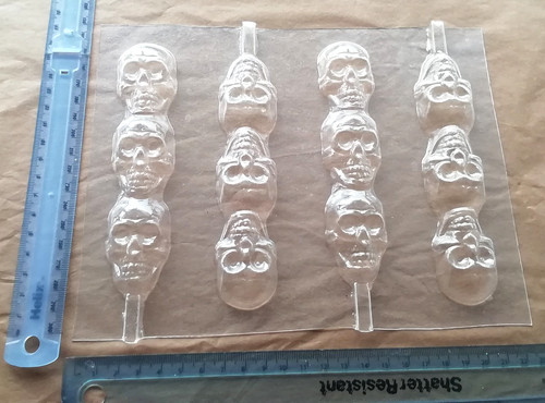 Skulls skewer vertical - skewer, 2d