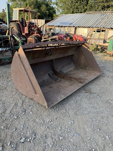 Loading shovel telehandler - loading,