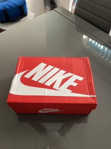 Empty nike red - red, shoe