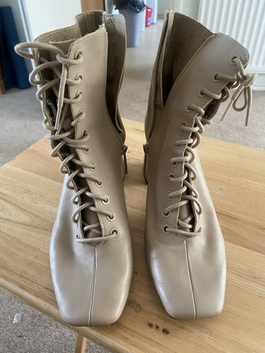 Zara women leather boots - leather,