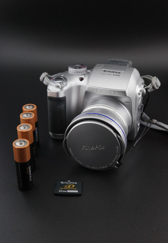 Fujifilm finepix s304 2mp - fujifilm,