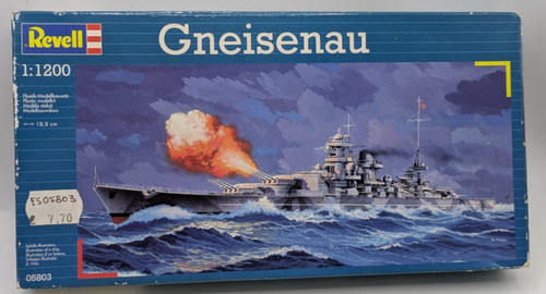 Revell 1200 scale - ,