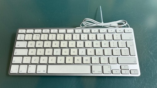 Apple wired keyboard - keyboard, uk