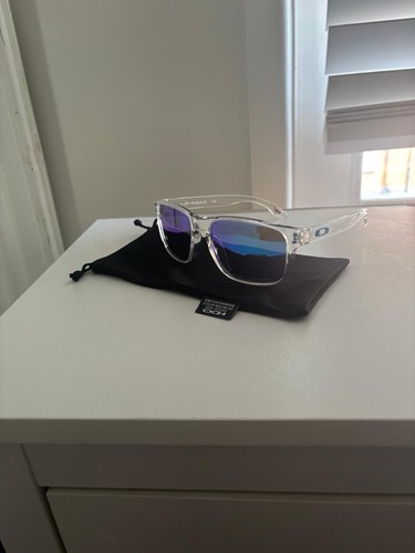 Blue and purple oakley - blue,
