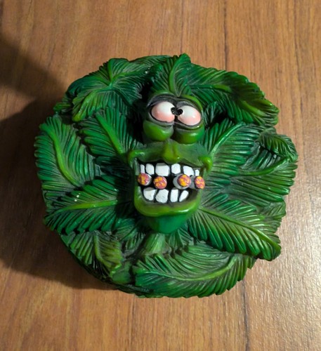 Funny leaf ashtray - ashtray,