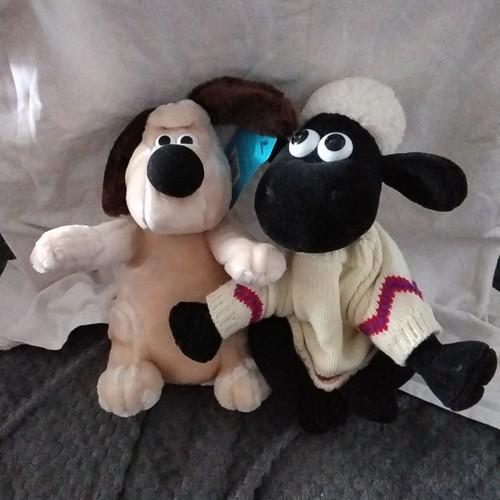 Born play plushes - born,