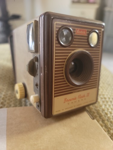 Kodak brownie flash camera - kodak,