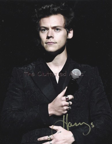 Singer harry styles hand - styles,