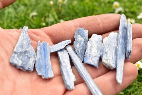 Variety raw crystals - variety,