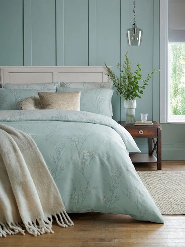 Laura ashley pussy - ashley, willow