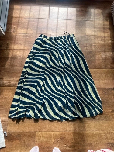 Striped pleated skirt size - striped,