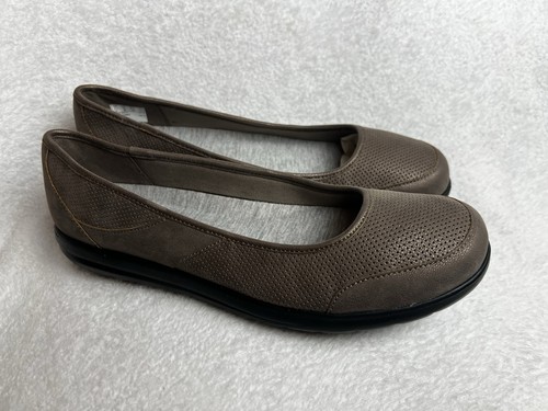 Clarks new flats low - low, pumps