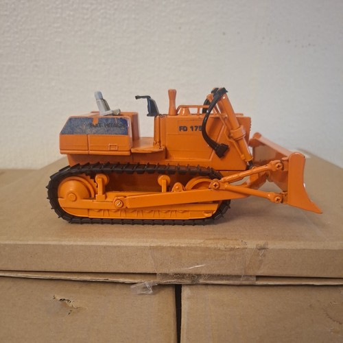 Ros diecast fiat hitachi bull - ros,