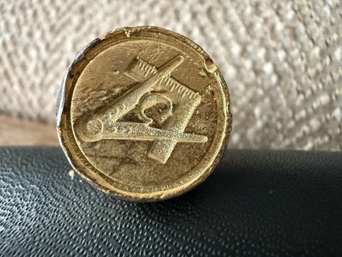 Gold toned wax - wax, seal