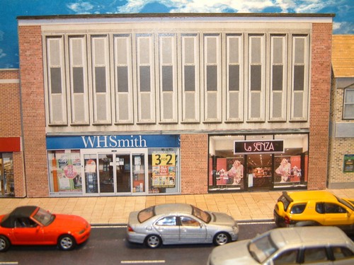 Low relief row - of, w