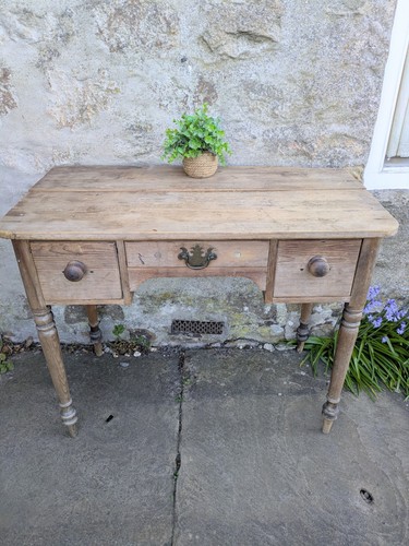Victorian pine desk - pine,