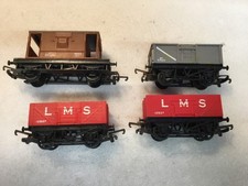 Triang Hornby OO Gauge, 3x Goods wagons & 20T Brake van.