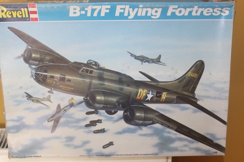 Revell 04701 17f flying - revell, b-17f