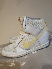 Nike Dunk Sky High Essential