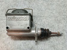 Wilwood High Volume Integral Reservoir Master Cylinder 1 inch Bore used. 