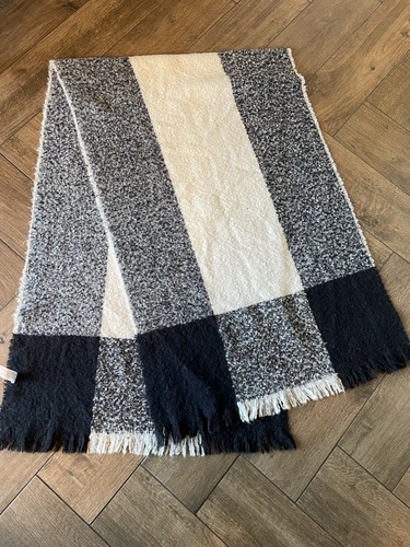 Black and cream large scarf - cream,