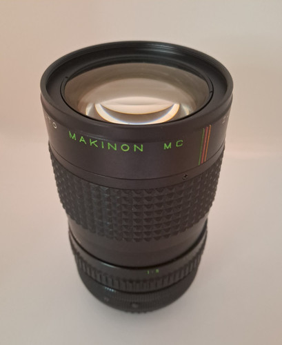 Makinon lens 105mm 5 - 35-105mm, f3.5