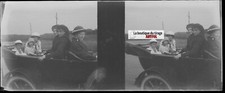 Family Car, Stereoscopic Glass