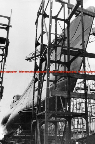 F004030 german submarine - submarine, is