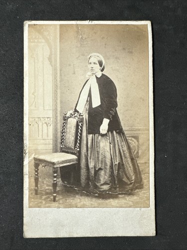 Cdv tall lady bonnet pregnant - cdv,