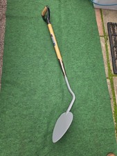 Spear & Jackson turfing spade