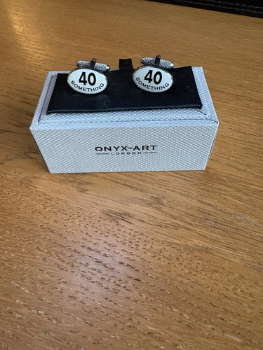 Onyx art london cufflinks - london, 40