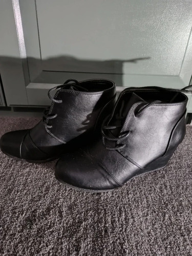 Ladies lace wedge shoes - lace,