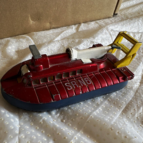 Dinky toys srn6 hovercraft - dinky,