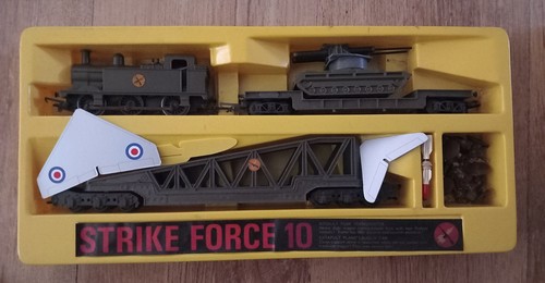 Triang hornby rs16 strike - hornby,