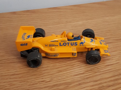 Scalextric yellow lotus - lotus, f1