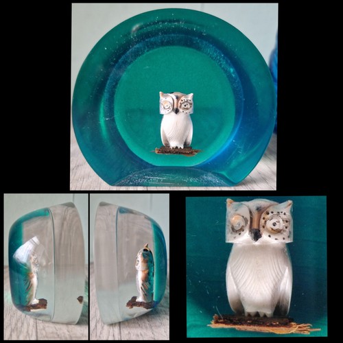 Vtg lucite paperweight encased - lucite,