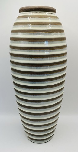 Large ribbed studio pottery - ribbed,