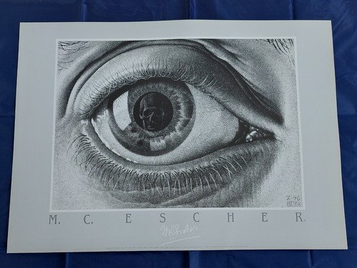 Escher eye approx 70 x - 70,