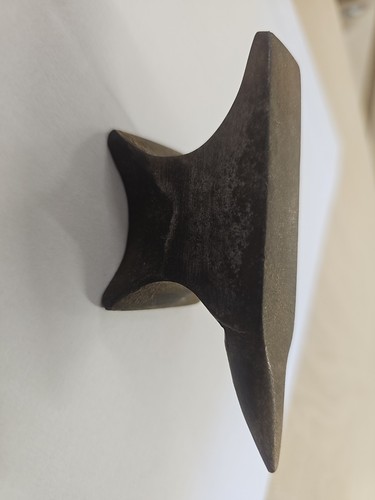 Minature anvil - minature,