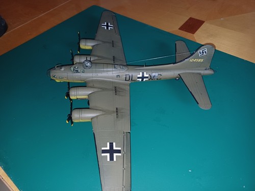 Revell b17g flying - revell, 1