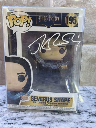 Rare rowling signed funko - rowling,