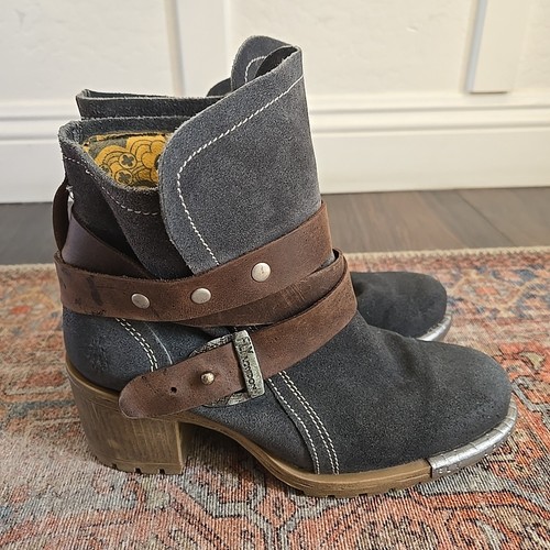 Fly london boots - suede, lok