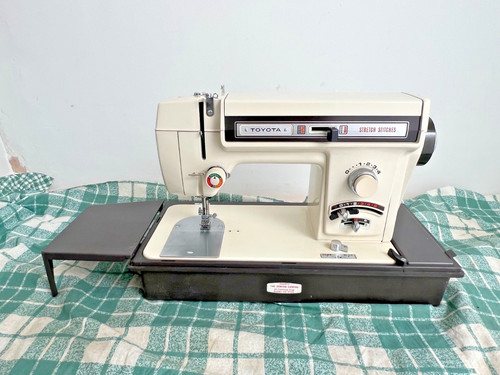 Running toyota sewing machine - running,
