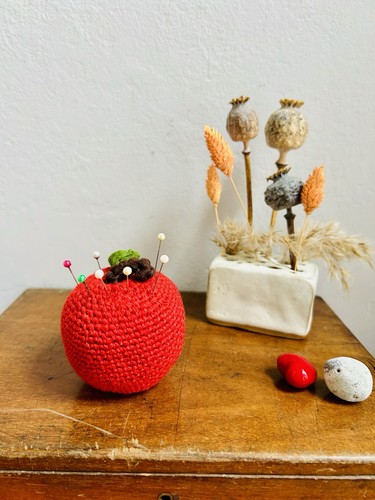Lovely red crocheted - lovely, apple