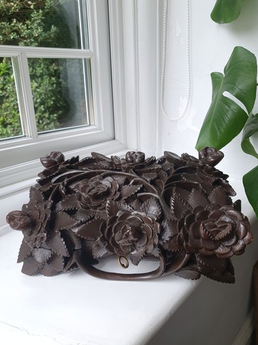 Black forest hand carved - black,