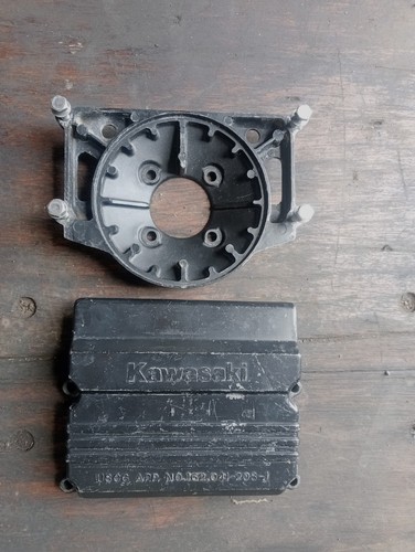 Kawasaki js550 piston port - kawasaki,