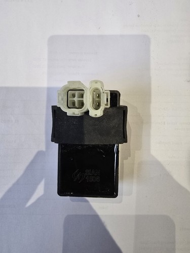 Cdi ignition box - plug, 6