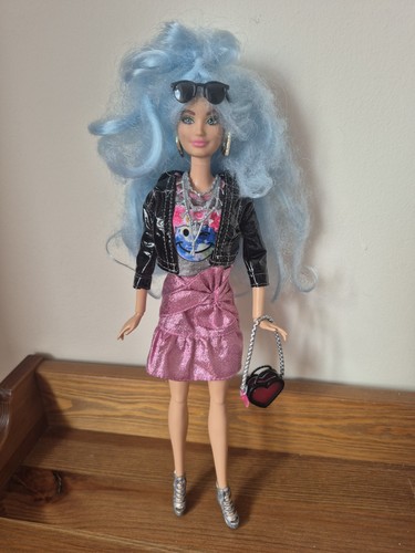 Articulated barbie extra - extra, blue