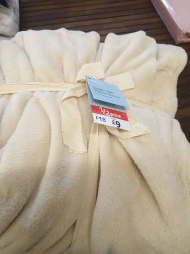 Cream fleece throw - cream,